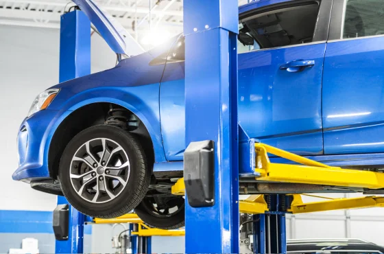 Elevador de gangorra automotiva: segurança e tecnologia na Polígono Fiat